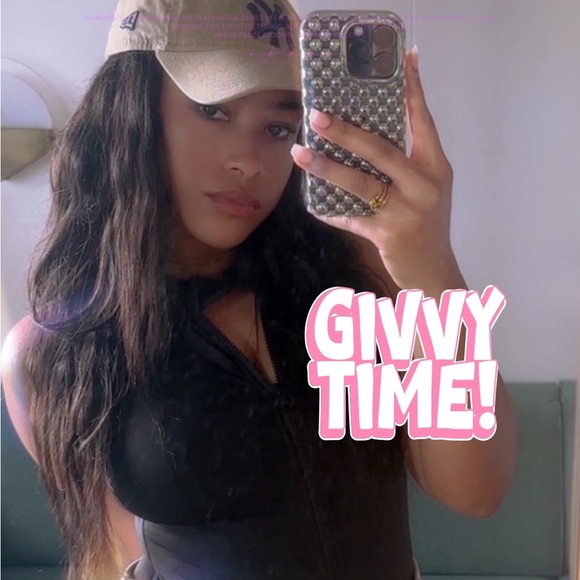 ✨ GIVVY ✨ - Picture 2 of 3